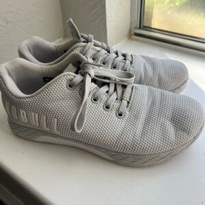 NOBULL Wommen's Light Gray Sneakers